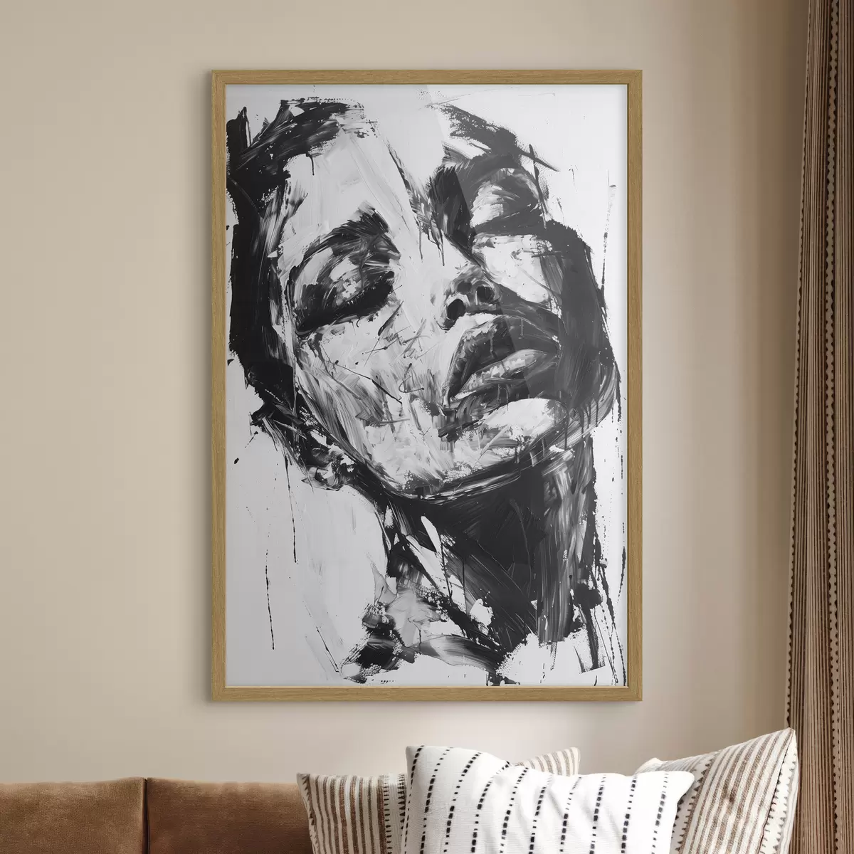 Poster Portrait d'une femme avec des coups de pinceau noirs f38641