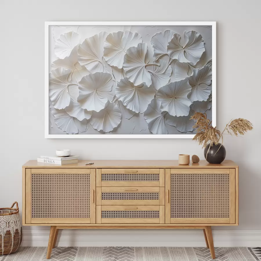 Papier peint Fleurs blanches délicates disposées selon un motif naturel et organique sur un fond clair f39510