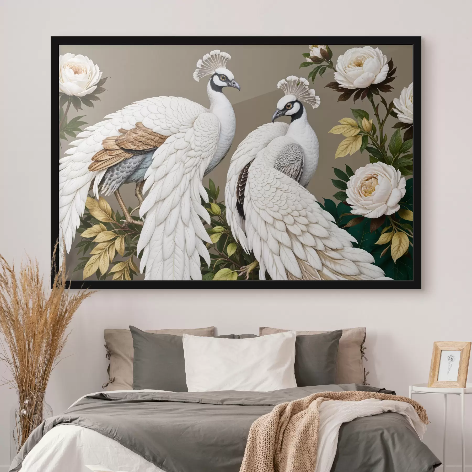 Papier peint Deux paons blancs aux plumes ornées perchés sur une branche avec des fleurs f40022