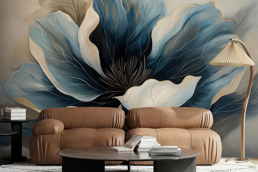 Papier peint Grande fleur élégante avec des pétales bleu foncé et blancs très fluides w01538