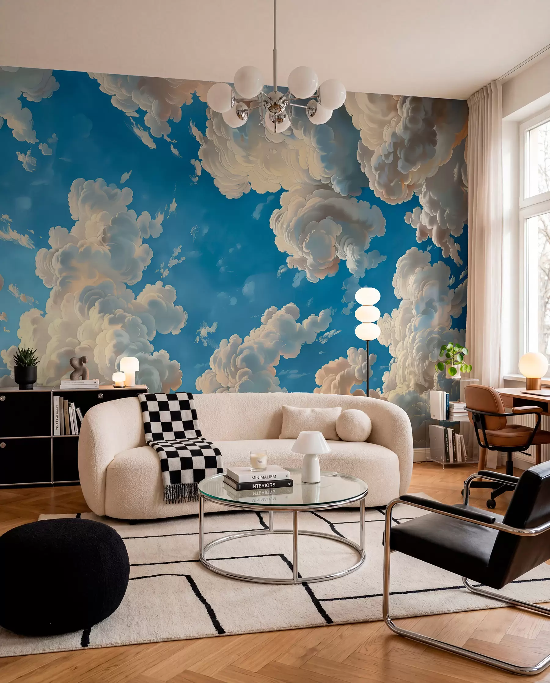 Papier peint Nuages dans des tons chauds de crème et de pêche pâle sur un ciel d'un bleu profond et lumineux w01583