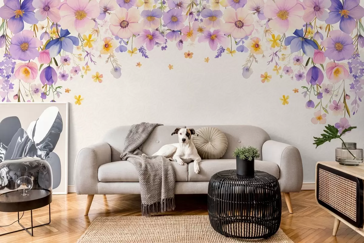 Papier peint Arrangement floral délicat avec des fleurs aquarelles dans des tons pastel doux de rose, violet et jaune. Les fleurs tombent en cascade depuis le haut, laissant un léger fond à motifs en dessous. w02345