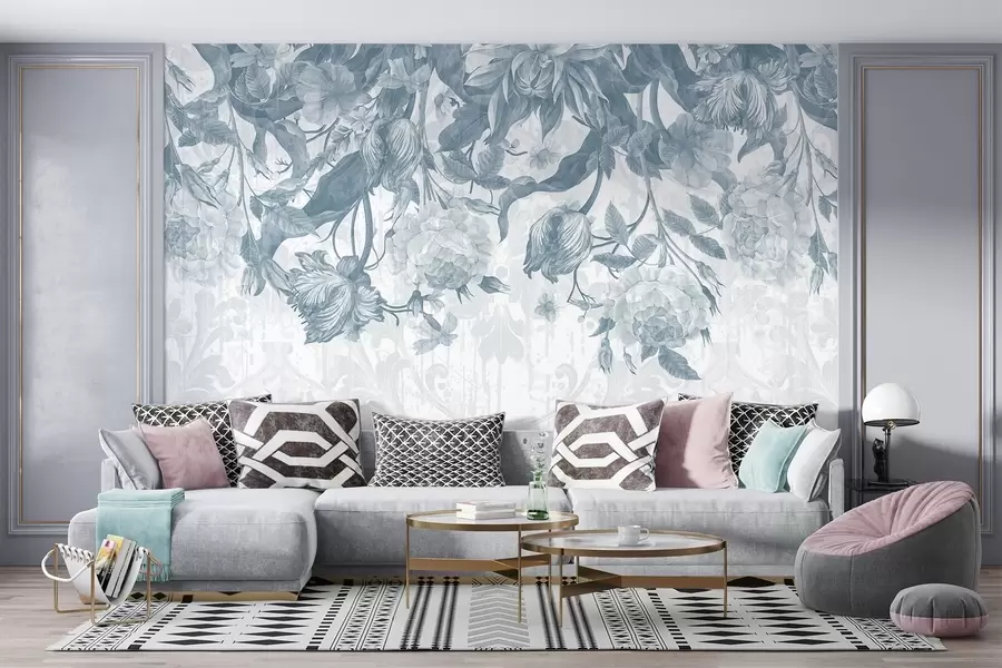 Papier peint Arrangement floral luxuriant composé de grandes fleurs bleues et blanches, avec des feuilles et des tiges bleu pastel  w08435v1