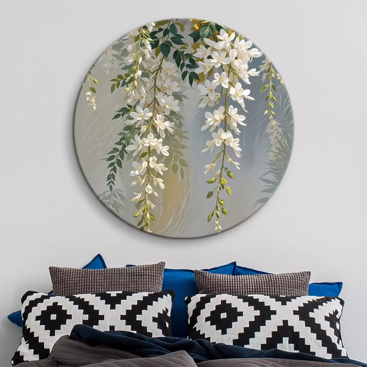 Tableaux rondes Fleurs de glycine blanches suspendues avec des feuilles vertes sur un arrière-plan flou r39530