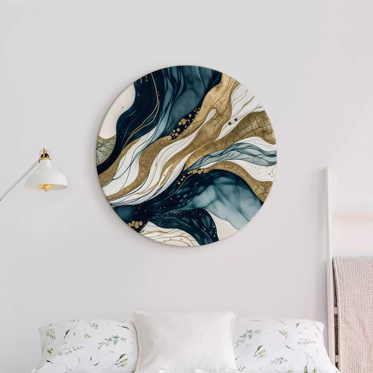 Tableaux rondes Une composition texturée abstraite tourbillonnante avec des formes fluides et organiques dans des tons de bleu, vert et jaune r40172