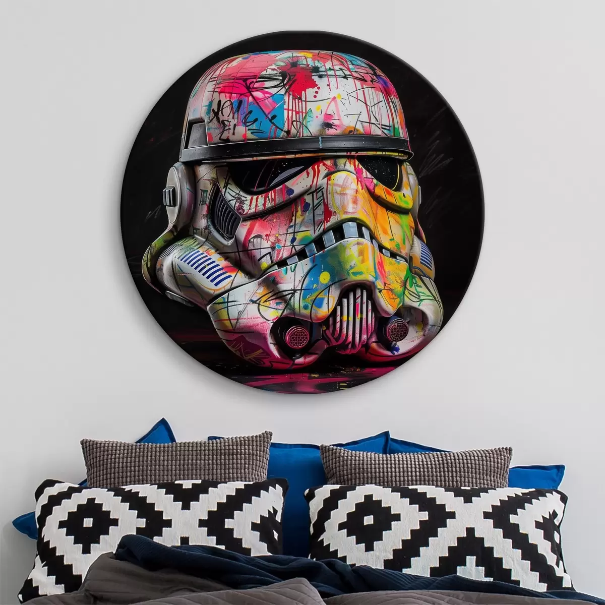 Tableaux rondes Un casque de stormtrooper Star Wars couvert de street art et de graffitis vibrants r39453