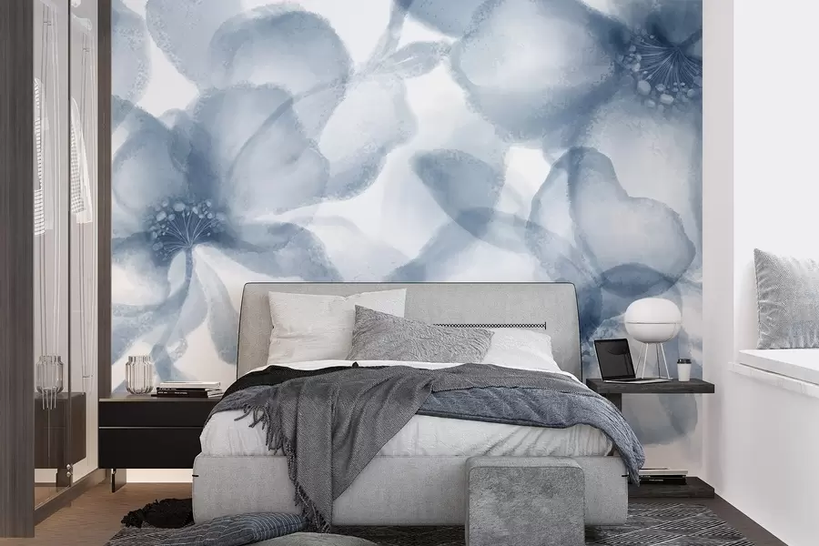 Papier peint Fleurs bleues abstraites, douces et floues, créant un imprimé floral serein et apaisant w08607