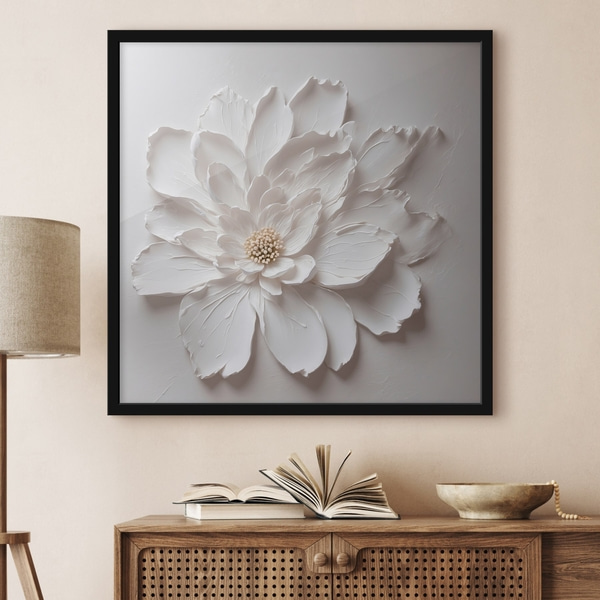 Fleur blanche sur fond blanc