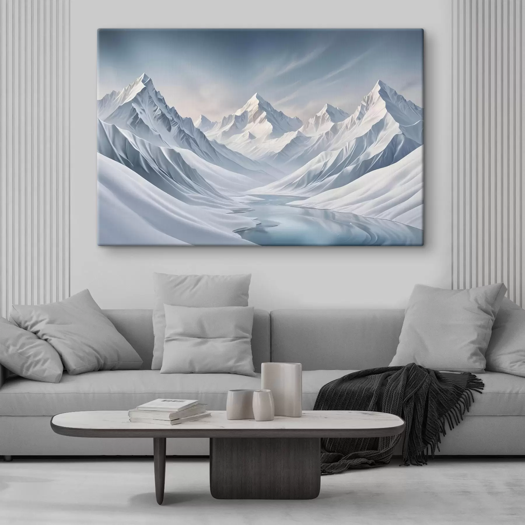 Papier peint Montagnes enneigées aux sommets acérés et ciel doux en dégradé passant du bleu pâle au bleu clair s42724