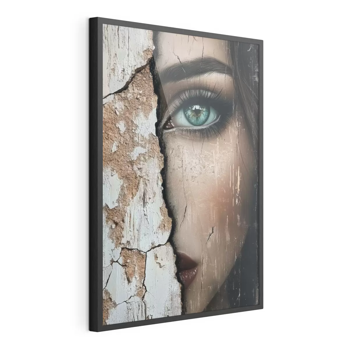 Poster Visage de fille derrière un vieux mur f44069