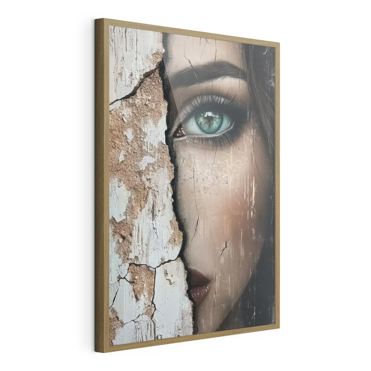 Poster Visage de fille derrière un vieux mur f44069
