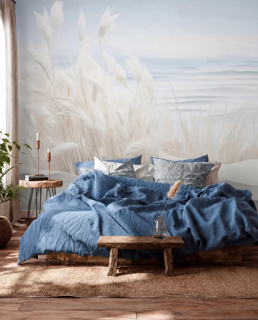 Papier peint Paysage avec de l'herbe blanche de la pampa sur une dune de sable, avec un océan bleu clair en arrière-plan, style doux et minimaliste w09132