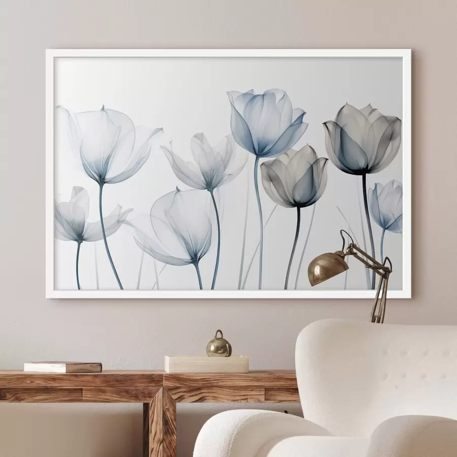 Papier peint Tulipes bleues et blanches translucides à longues tiges, sur fond blanc uni f44409