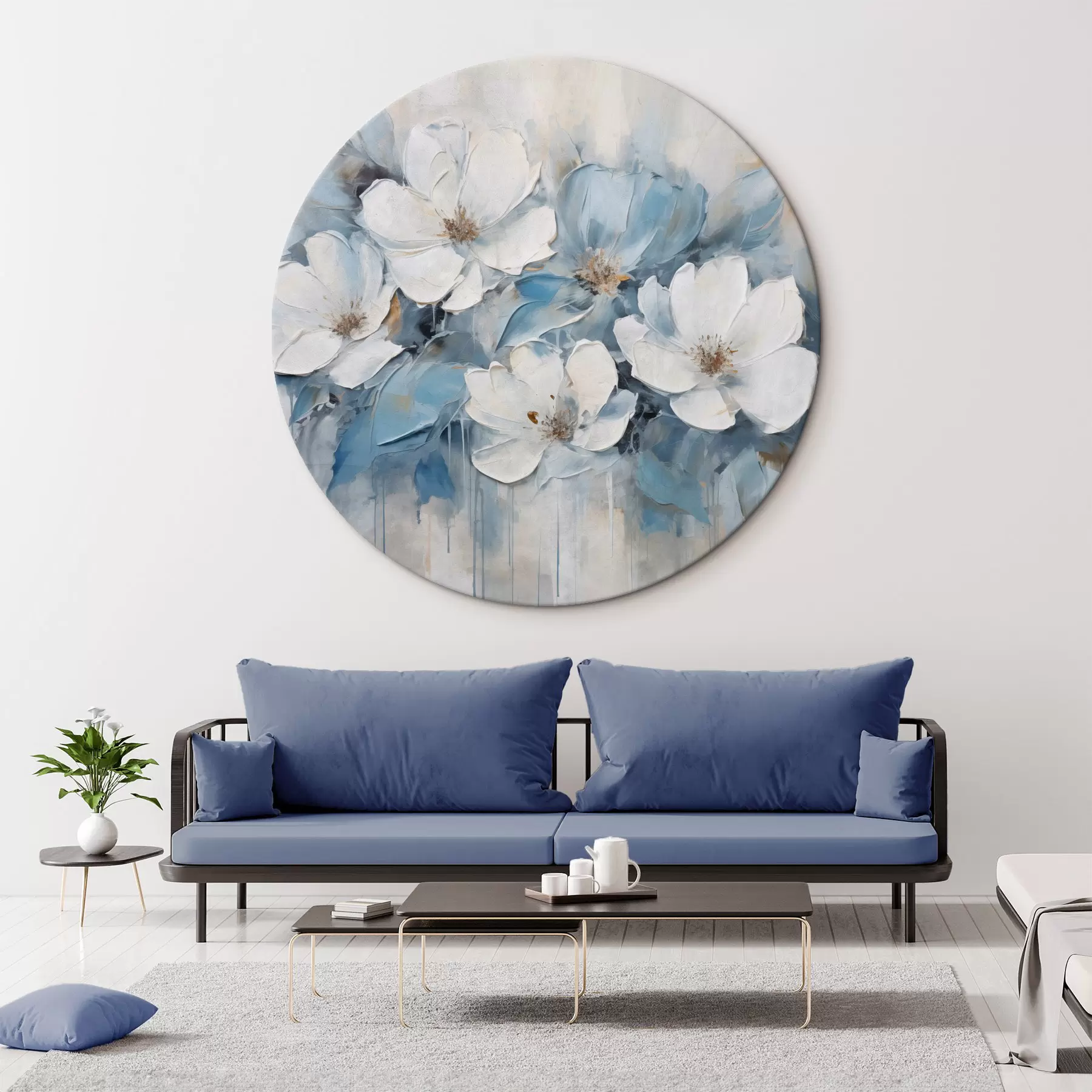 Tableau Fleurs blanches avec des feuilles bleues, sur un fond beige clair, avec des coups de pinceau visibles r44395