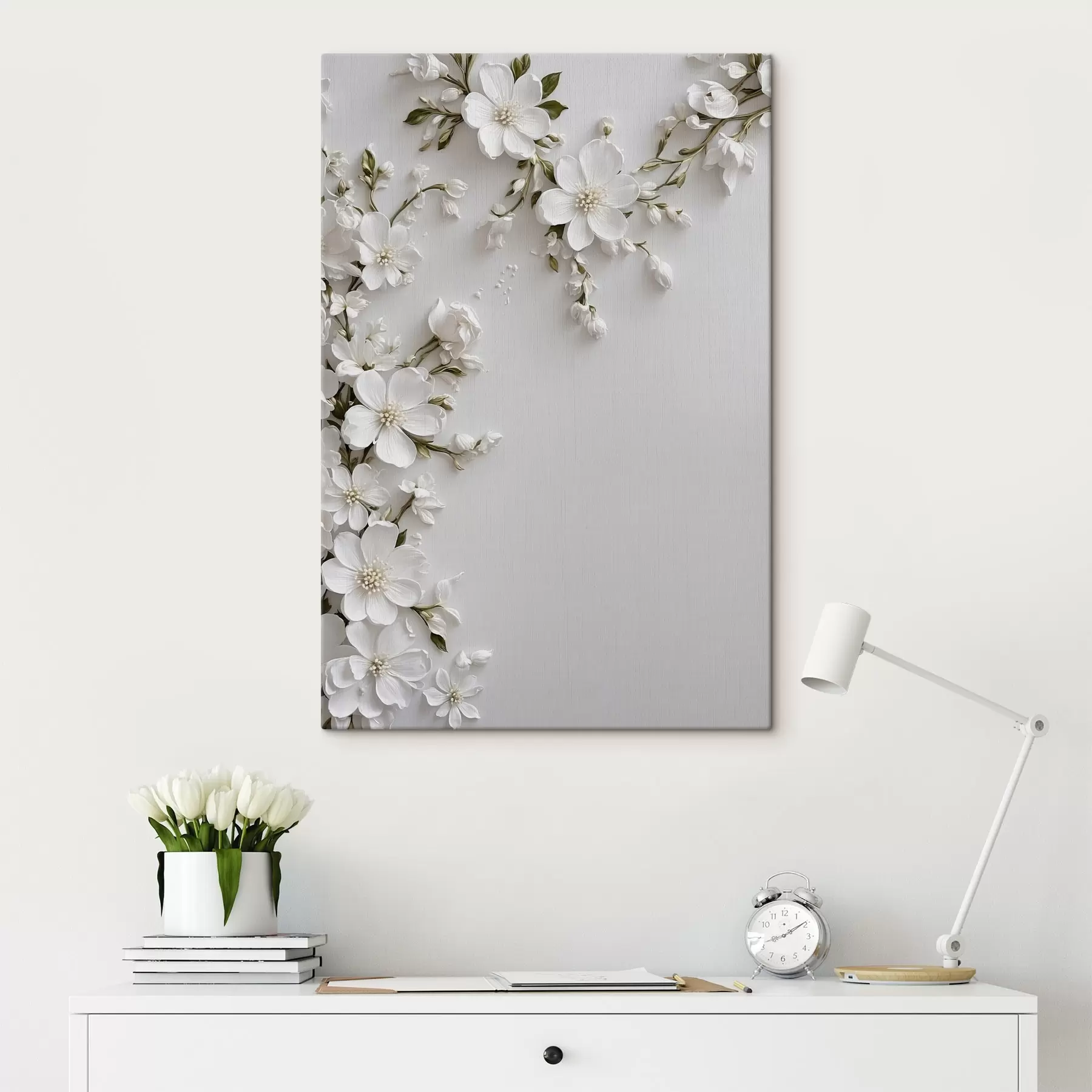 Papier peint Fleurs blanches sur fond de mur blanc s44466