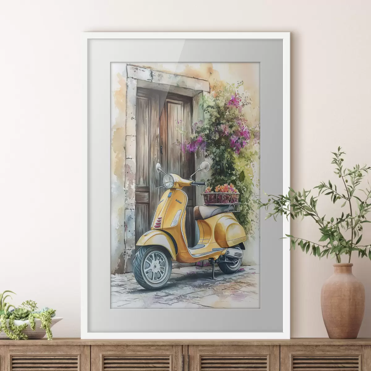 Poster Scooter Vespa jaune près d'une porte en bois avec des fleurs f44607