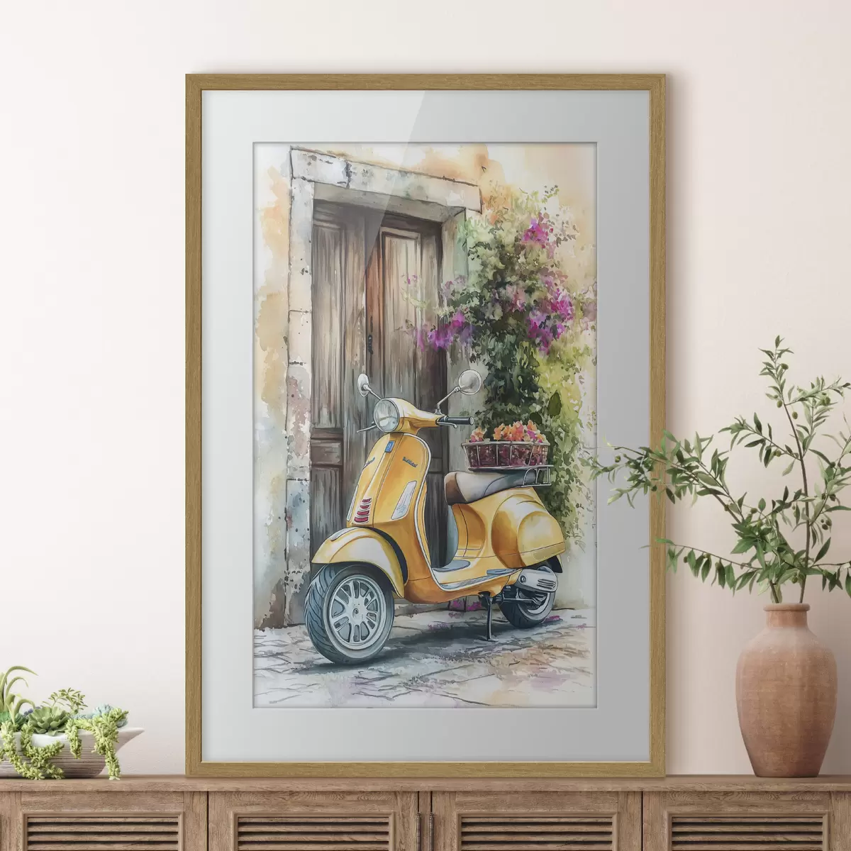 Poster Scooter Vespa jaune près d'une porte en bois avec des fleurs f44607