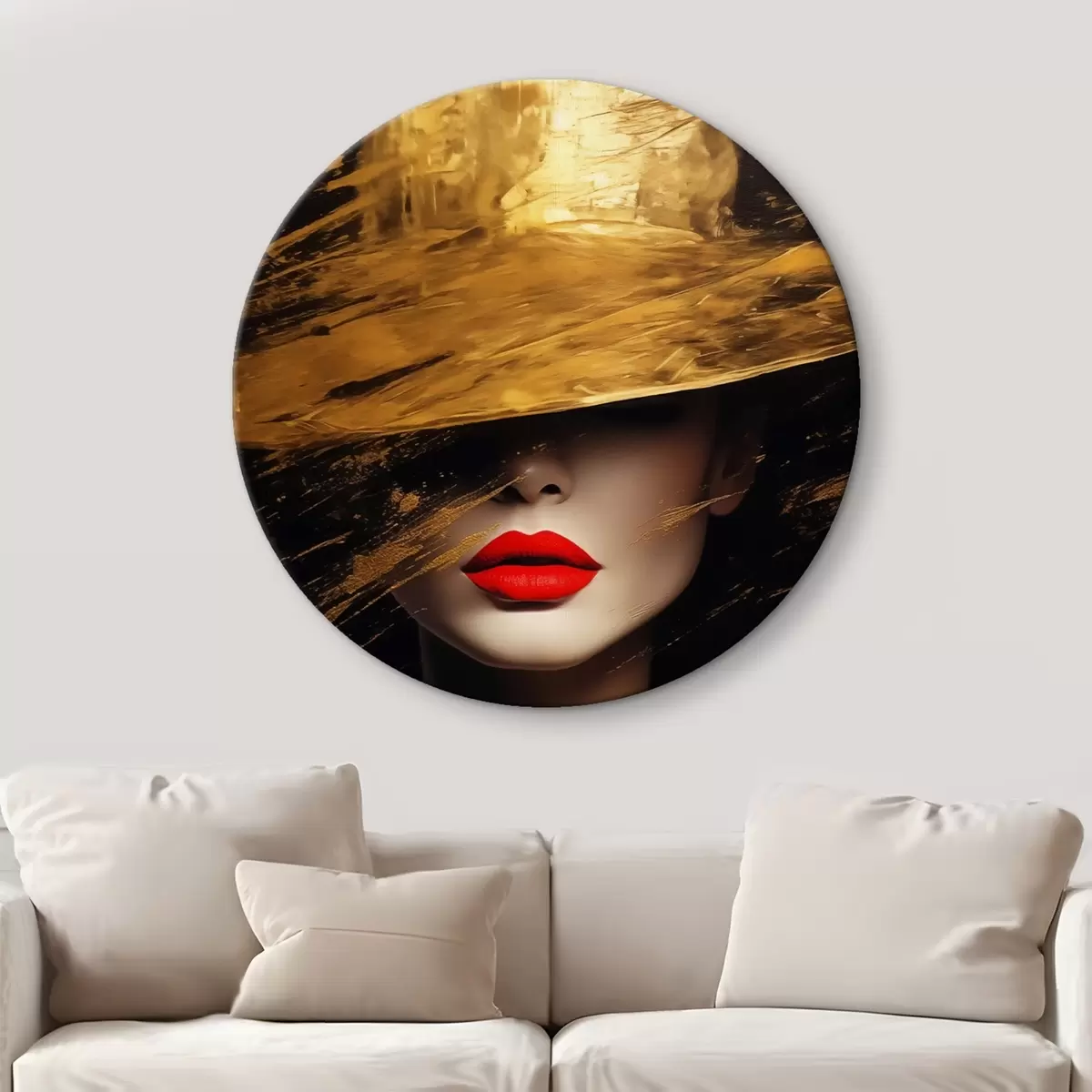 Tableaux rondes Visage féminin avec rouge à lèvres rouge sous un chapeau large r44691