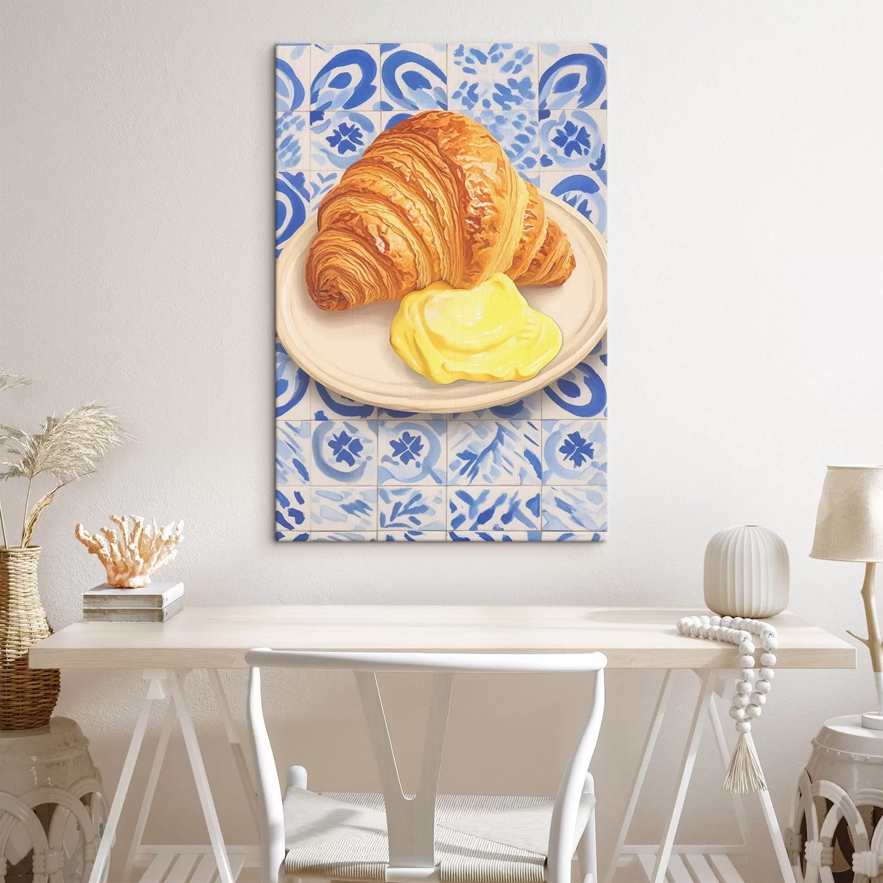 Tableau Croissant au beurre sur une assiette s45146