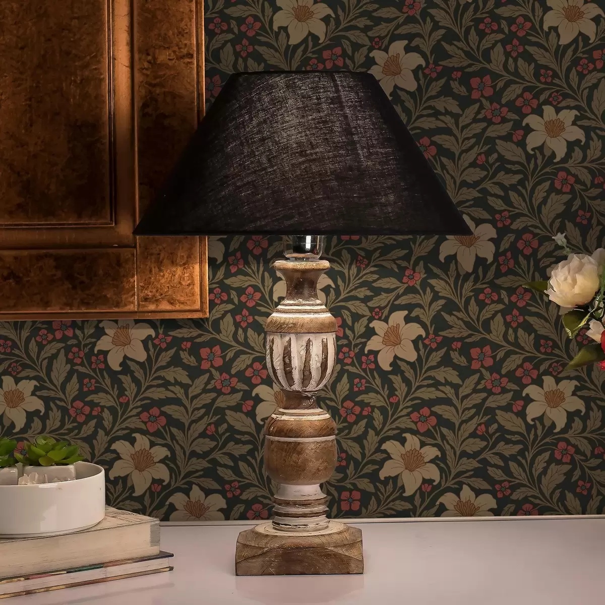 Papier peint Fond sombre avec des fleurs jaunes et rouges dans le style Art nouveau a00293
