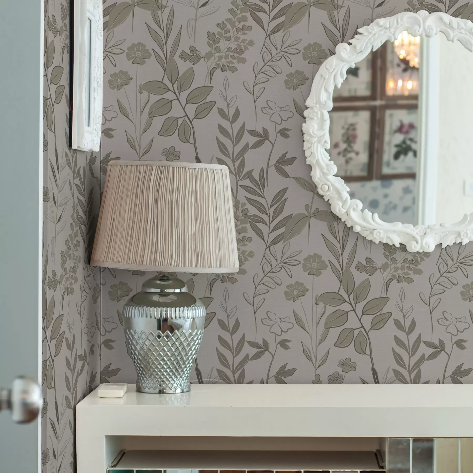 Papier peint Esquisse de fleurs sauvages dans des tons naturels a00432