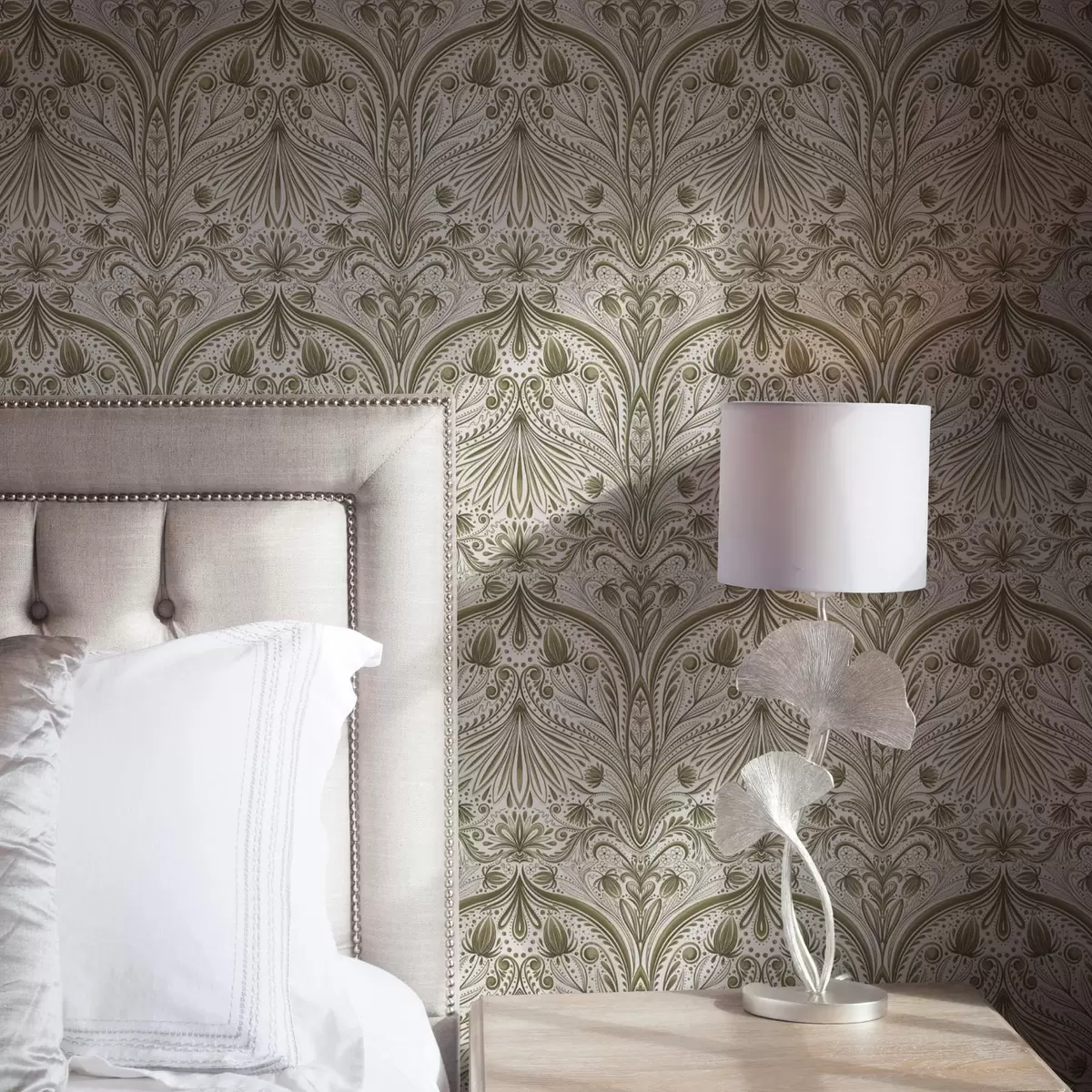 Papier peint Motif baroque symétrique avec motifs floraux a00436