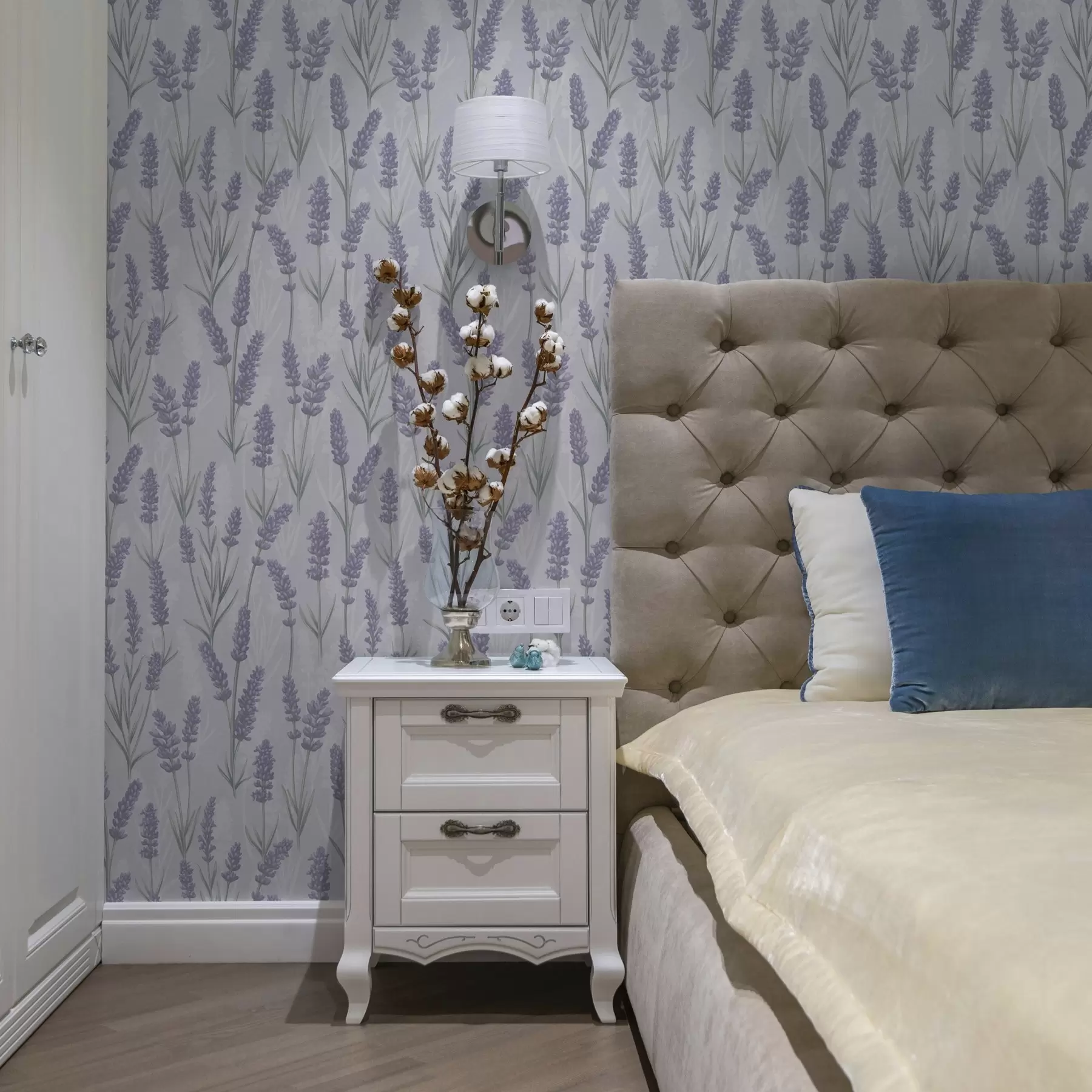 Papier peint Brins de lavande dans une palette d'aquarelle violet pâle a00447