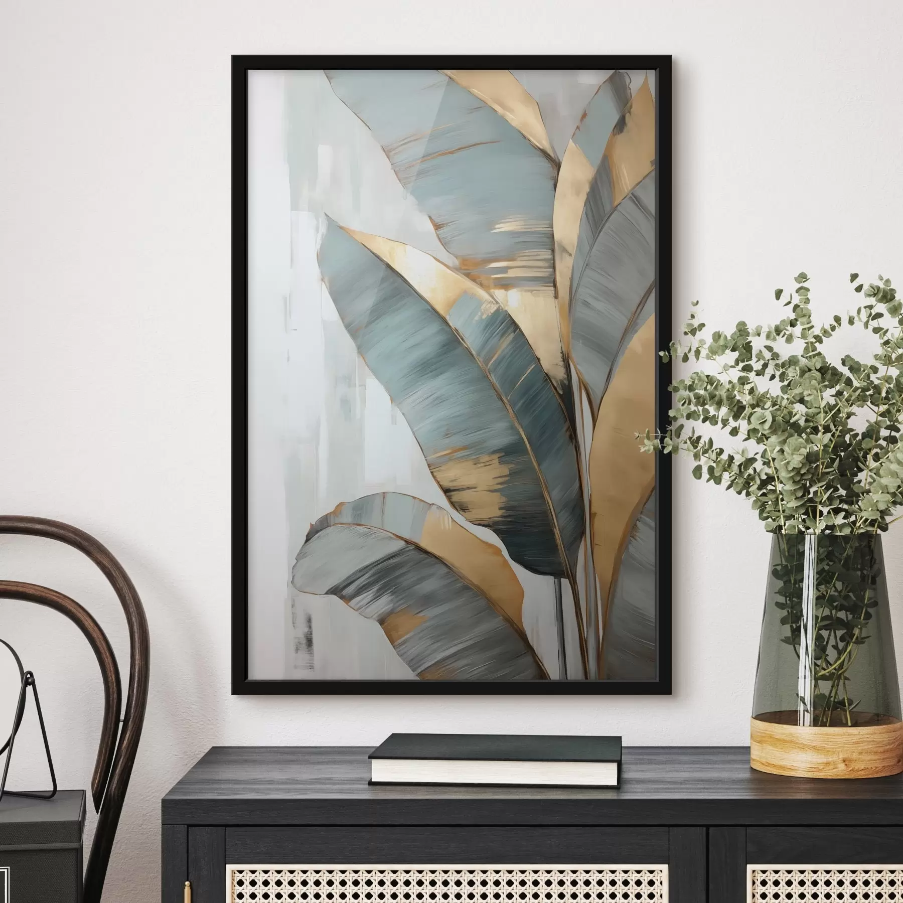 Papier peint Un ensemble de feuilles de bananier bleues, grises et jaunes avec des coups de pinceau visibles, sur un fond blanc abstrait f45551