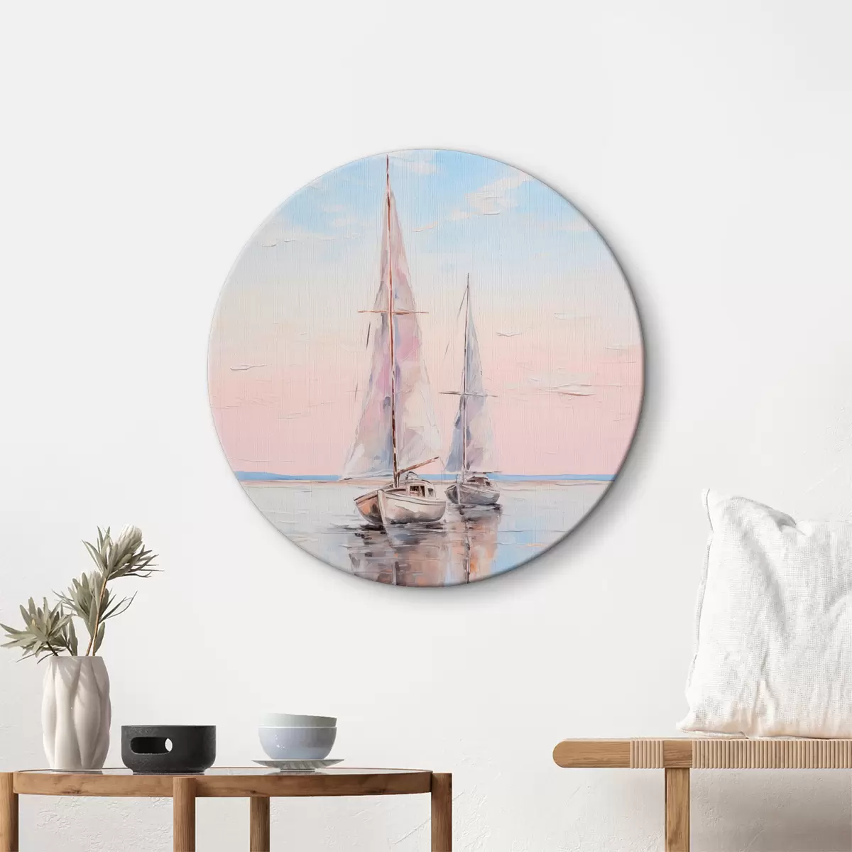 Tableaux rondes Voiliers aux voiles roses flottant sur une mer calme, reflets des bateaux dans l'eau, couleurs douces et pastel r45558