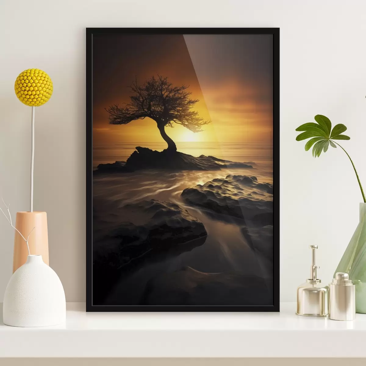 Poster Arbre solitaire sur une falaise au coucher du soleil f45524