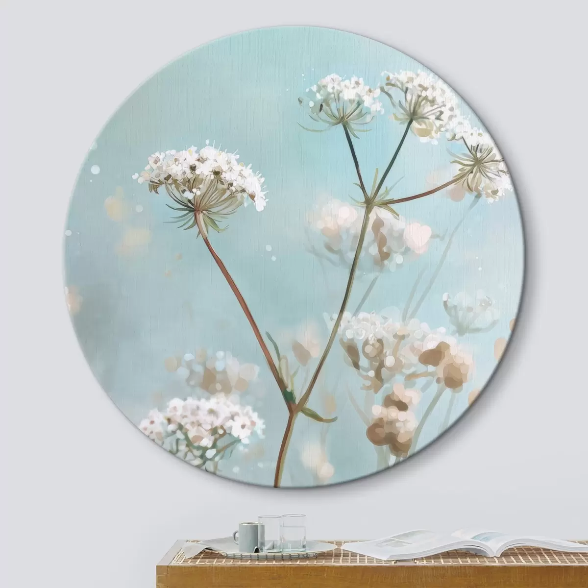 Tableaux rondes Fleurs de Queen Anne's Lace peintes à l'aquarelle sur fond bleu r45722