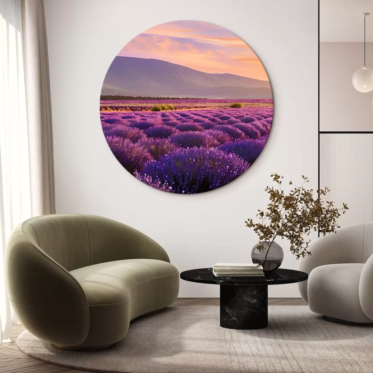 Tableaux rondes Champs de lavande avec les montagnes en arrière-plan r45662
