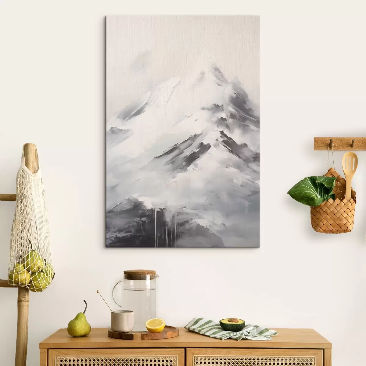 Tableau Sommets enneigés avec des ombres grises, ciel gris, coups de pinceau, texturé, minimaliste s45932