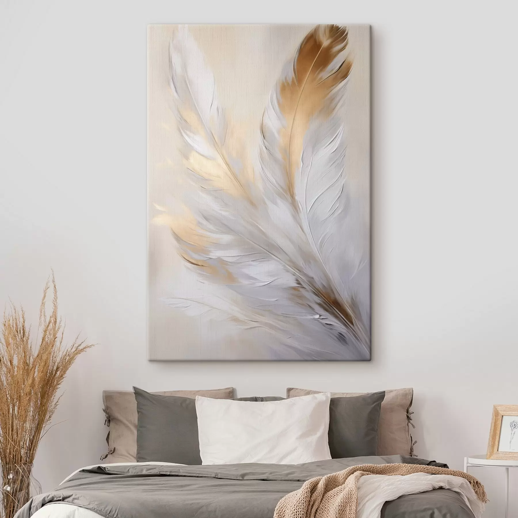 Tableau Plumes rehaussées de touches orange, éclairage tamisé, composition minimaliste texturée, art moderne s45944