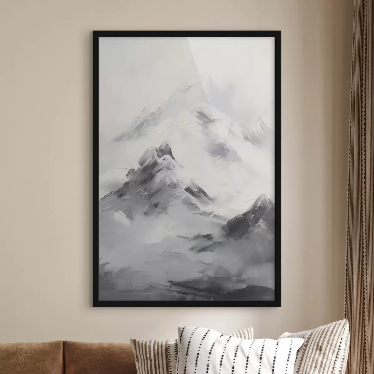 Poster Sommets enneigés avec des ombres grises, ciel gris, coups de pinceau, texturé, minimaliste f45933