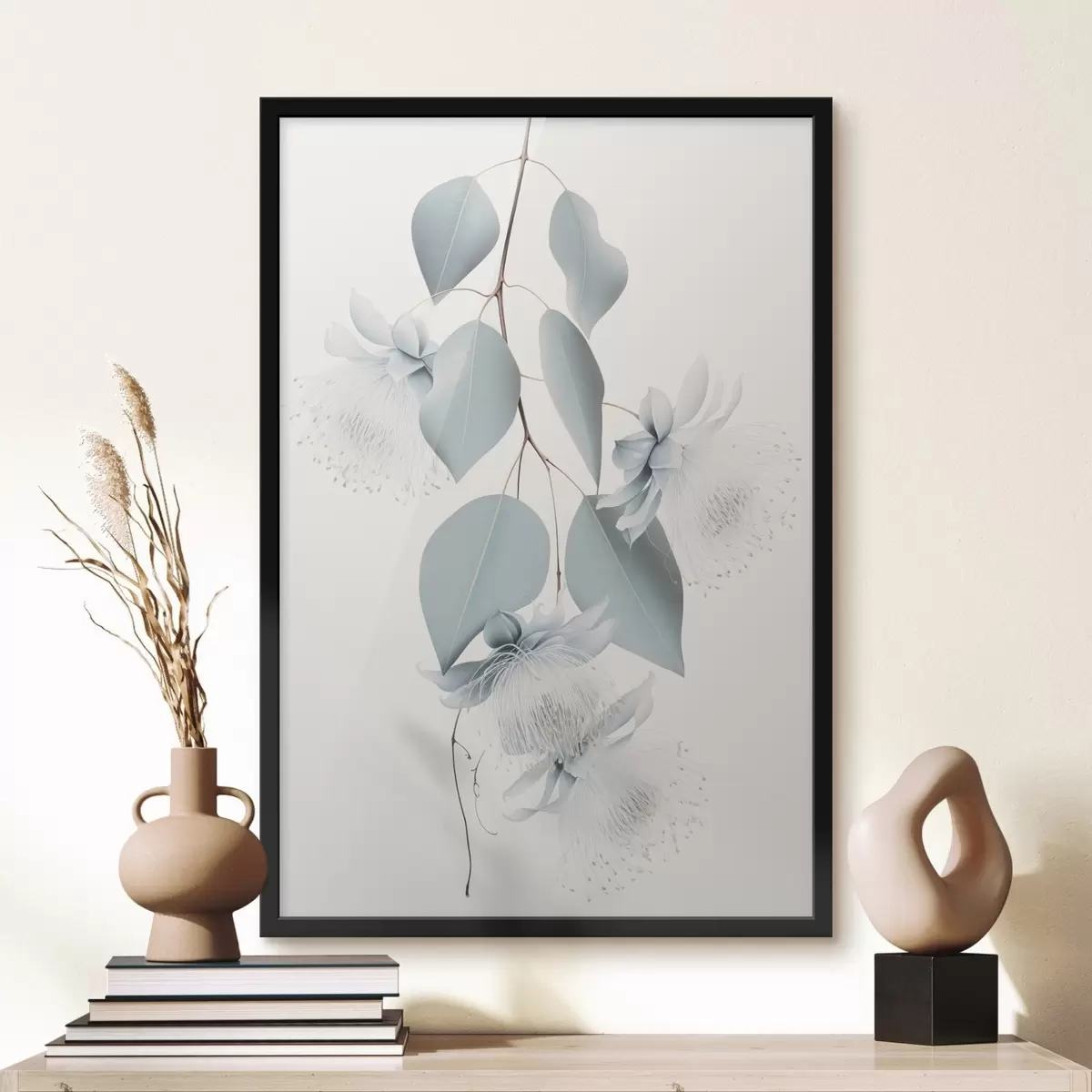 Poster Branche d'eucalyptus avec des feuilles bleues et des fleurs blanches, fond clair f45947