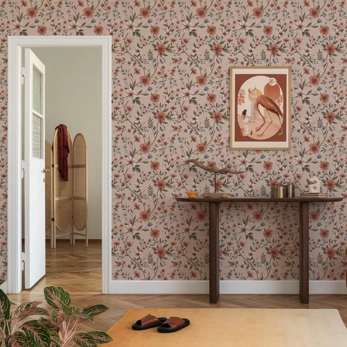 Papier peint Fleurs et feuillage rose corail sur fond rose poudré a00667