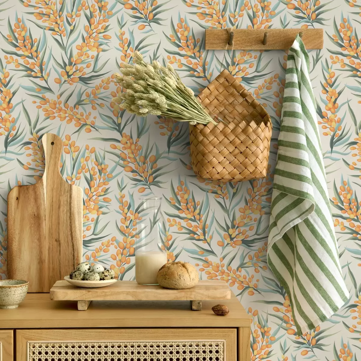 Papier peint Branches d'argousier avec des baies orange, fond clair a00792