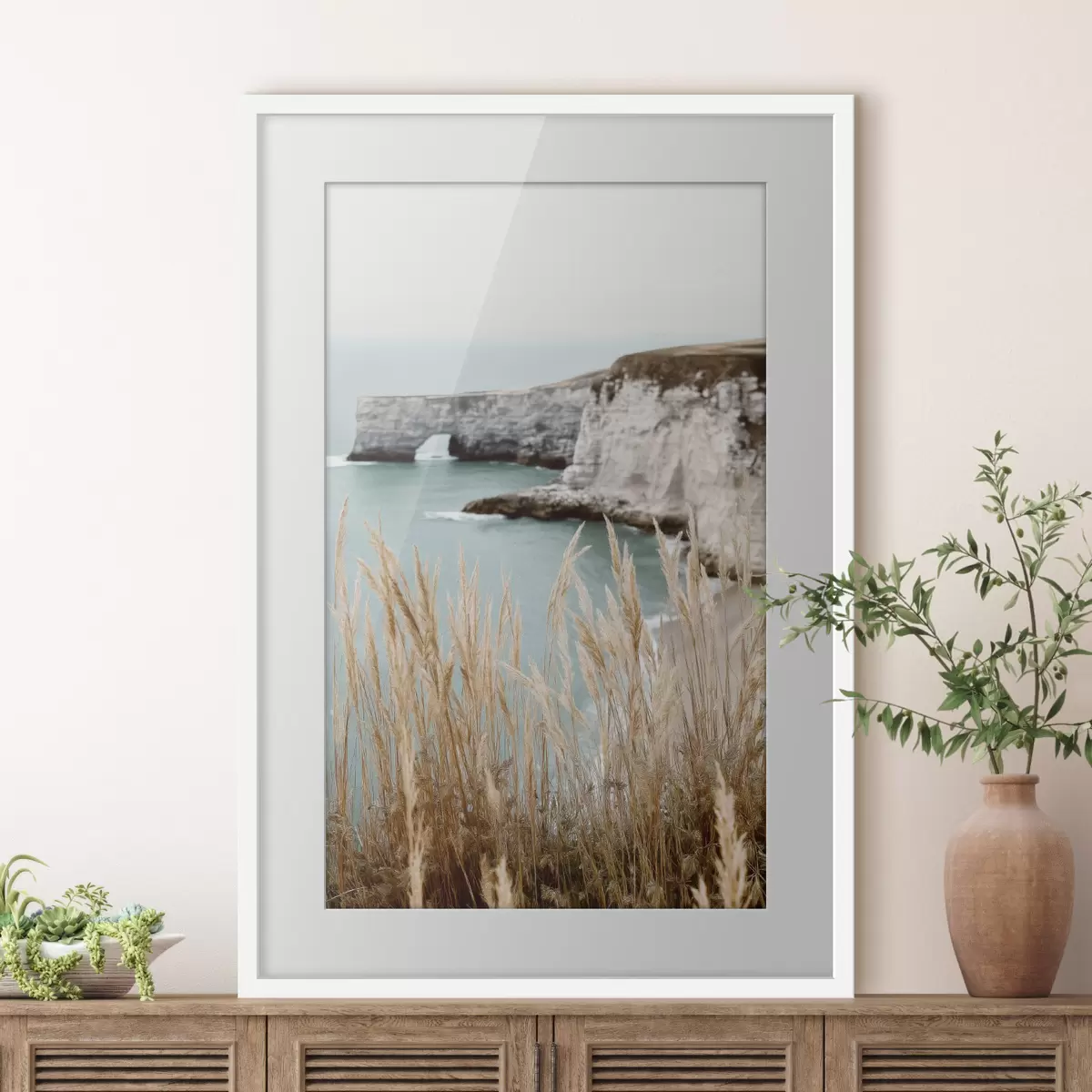 Poster Falaises côtières avec des roseaux au premier plan f46141