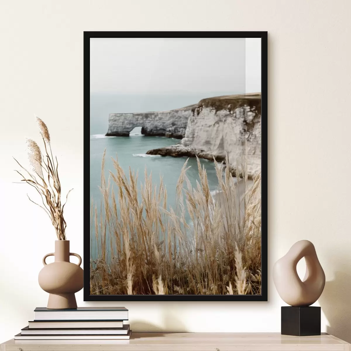 Poster Falaises côtières avec des roseaux au premier plan f46141