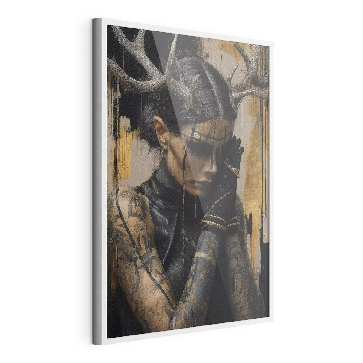 Poster Femme avec des cornes, au regard sombre et au visage marqué de rides noires f46144