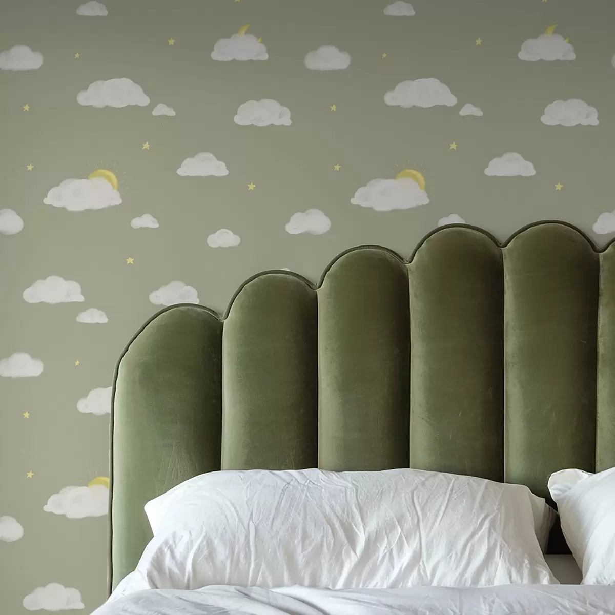 Papier peint Nuages cotonneux, étoiles et soleil sur fond gris verdâtre a00652v1