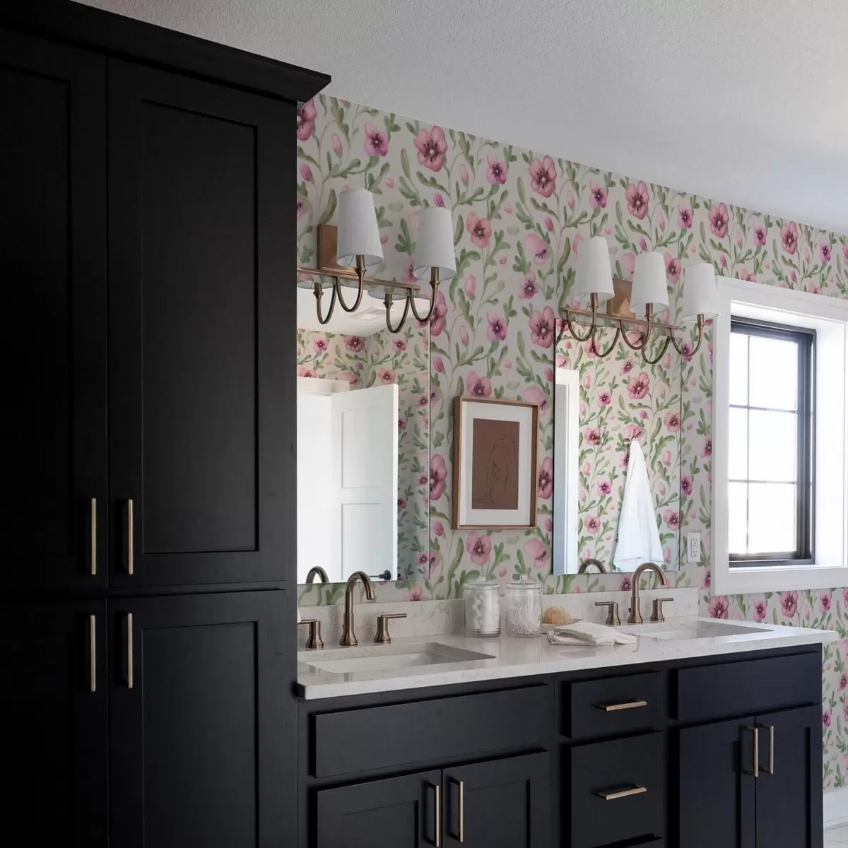 Papier peint Délicats coquelicots roses avec feuilles peints à l'aquarelle a00830