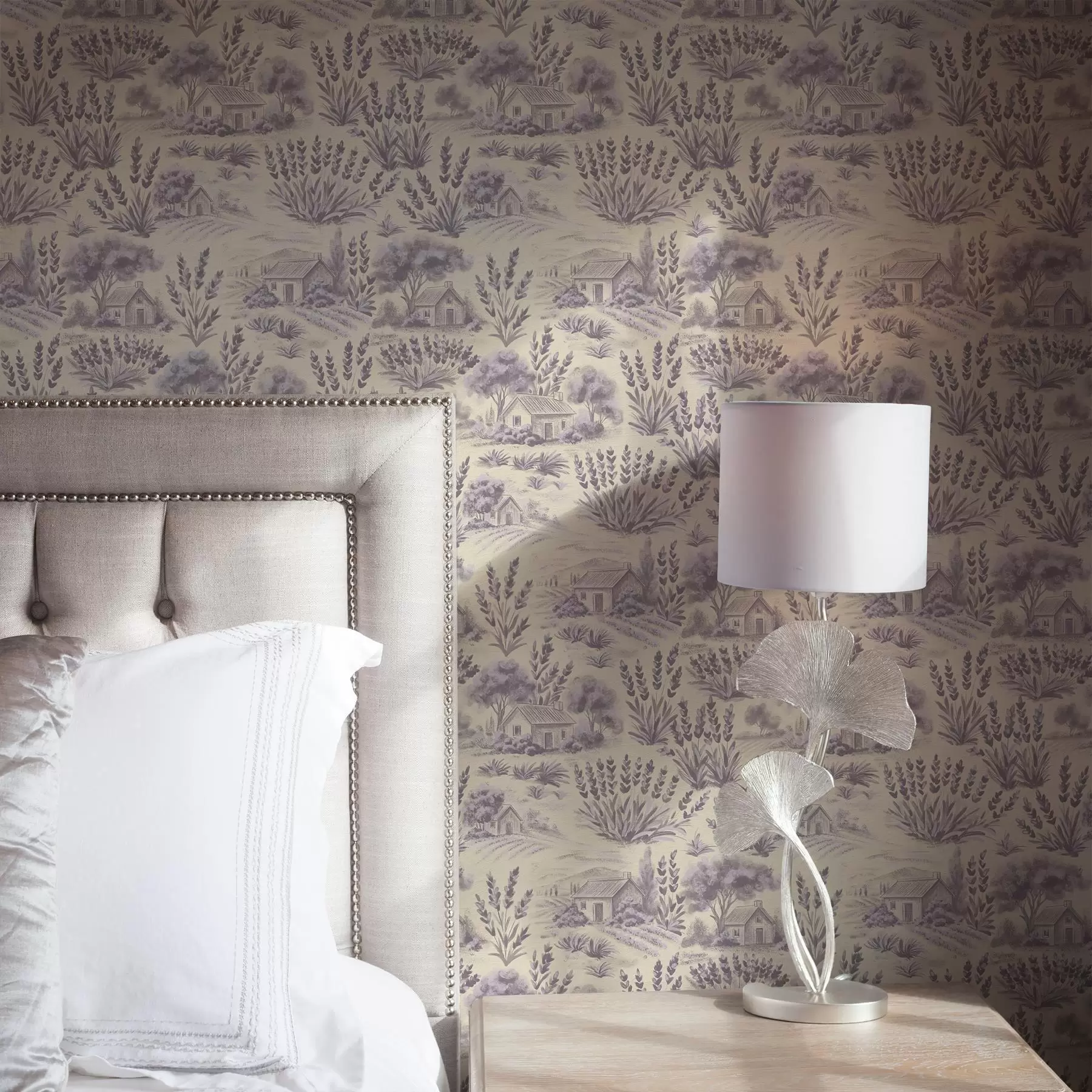 Papier peint Champs de lavande et maisons aux tons pastel a00765