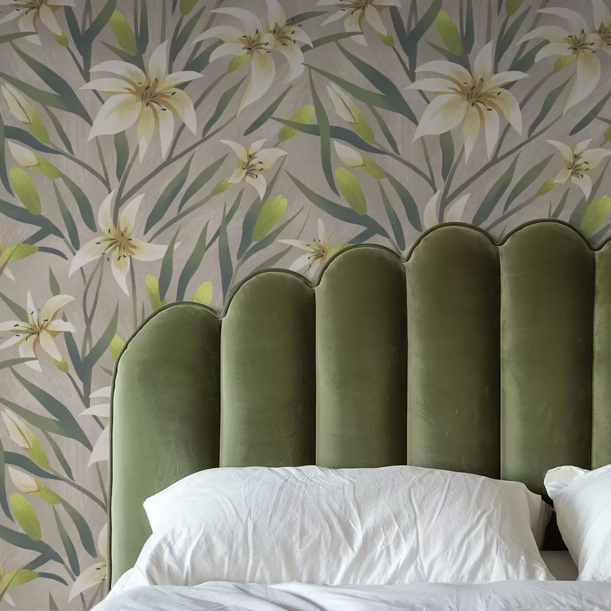 Papier peint Lys crème avec feuilles sur fond gris-beige a00837