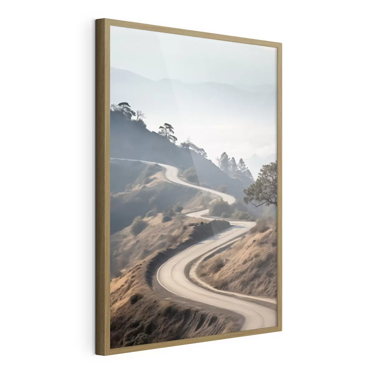 Poster Une route sinueuse à travers un paysage vallonné recouvert d'herbe sèche, sous un ciel clair, avec des montagnes au loin f46289
