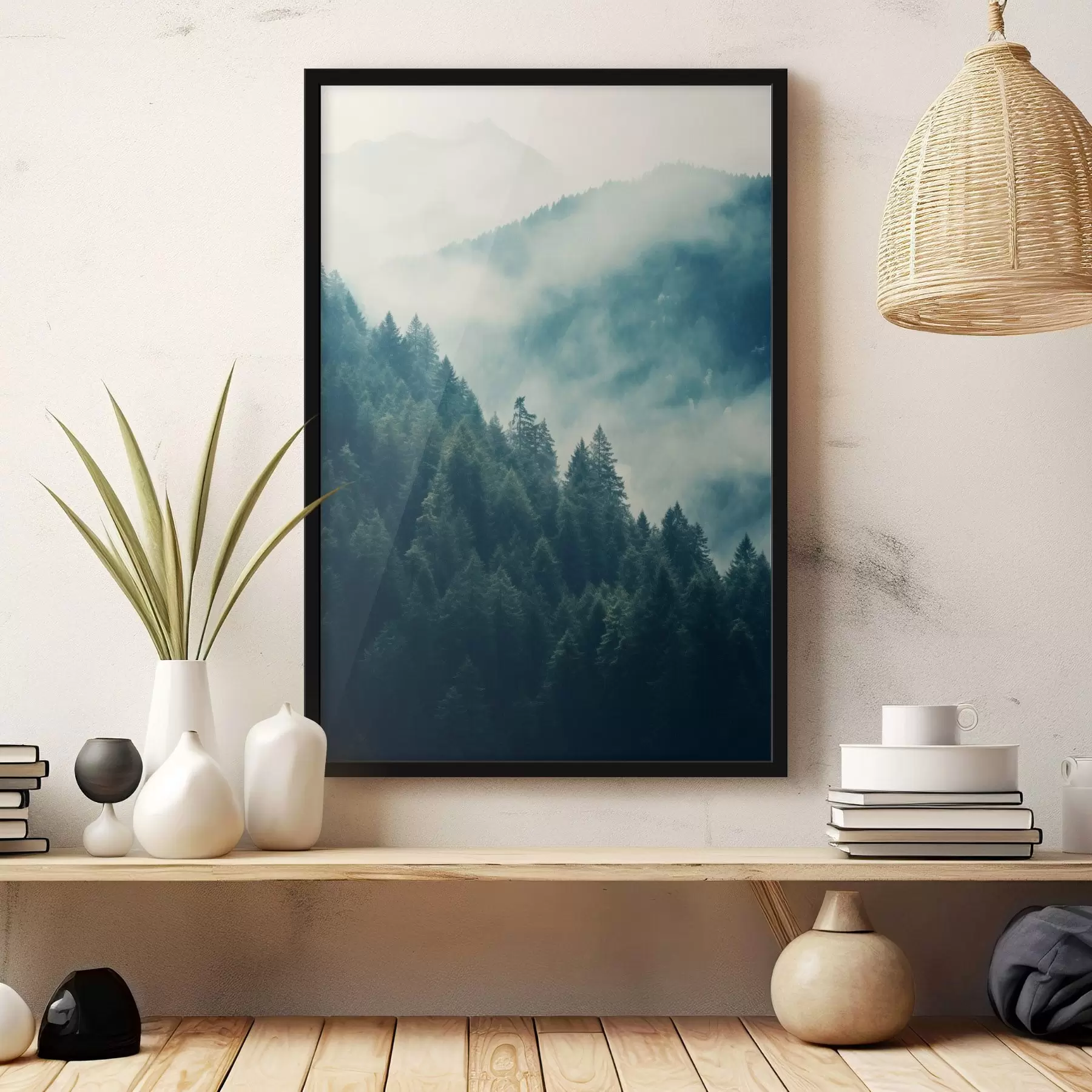 Papier peint Crêtes montagneuses brumeuses et forêt sombre de conifères f46518