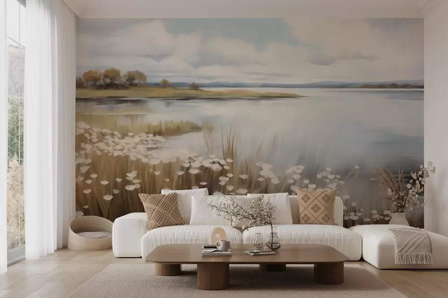 Papier peint Paysage texturé, champ de fleurs blanches et d'herbes hautes, lac en arrière-plan, colline herbeuse avec des arbres, couleurs douces w09530