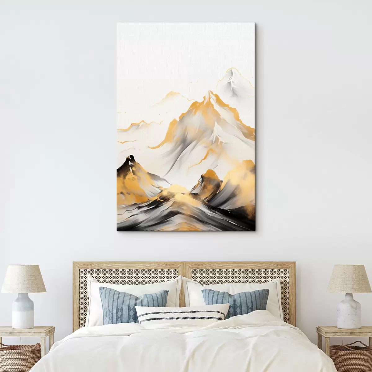 Tableau Montagnes texturées jaunes et noires aux sommets enneigés, style peinture à l'encre, chaîne de montagnes minimaliste s46683