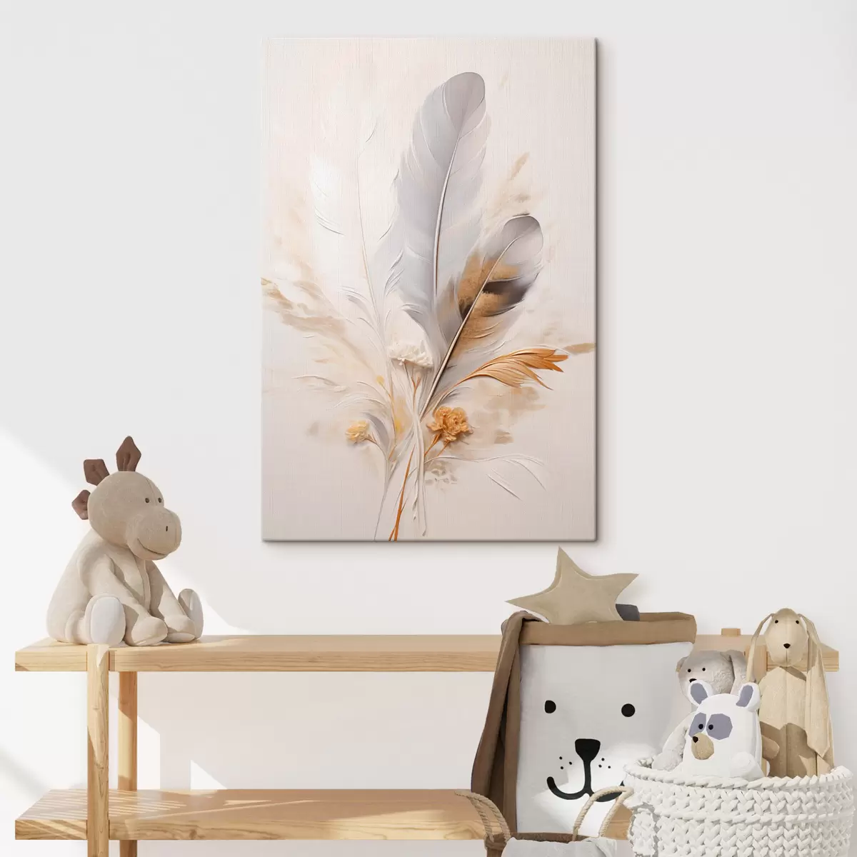Tableau Plumes abstraites, entourées de plumes beiges et brunes, douces et délicates, sur un fond beige clair. s46712
